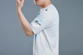 kaiyun-险胜引发热议！，Rookie在C9比赛中最后时刻胜出热度持续攀升-kaiyun