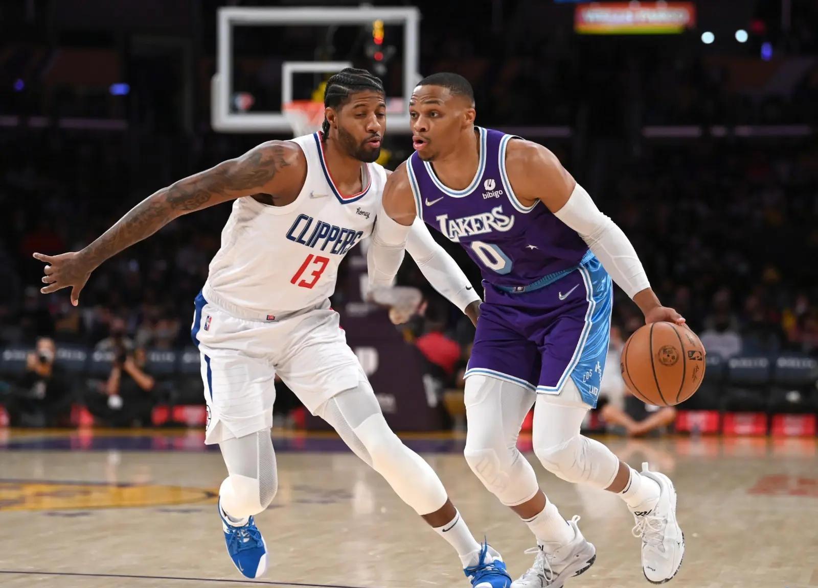 足总杯赛前再迎强敌，洛杉矶快船复出首秀，主帅态度——态度坚定，年轻球员得到机会的简单介绍